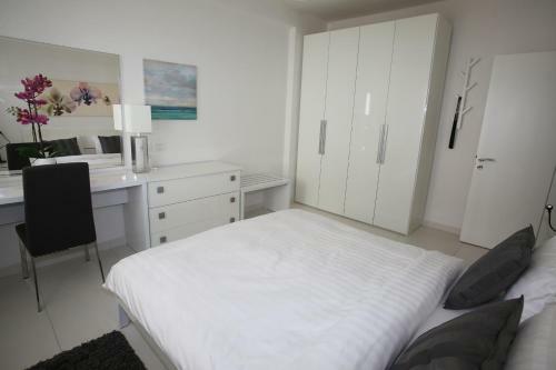 White Residence Apartments