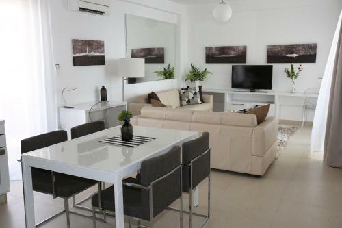 White Residence Apartments