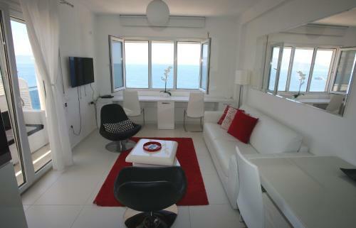 White Residence Apartments