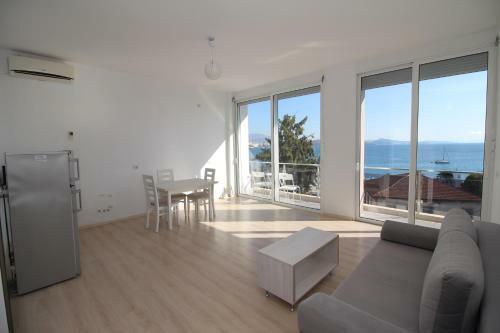 Kristina Apartments