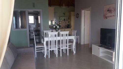 Anna Apartments