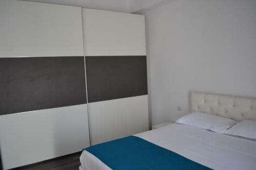 Hostal Villa August Ksamil
