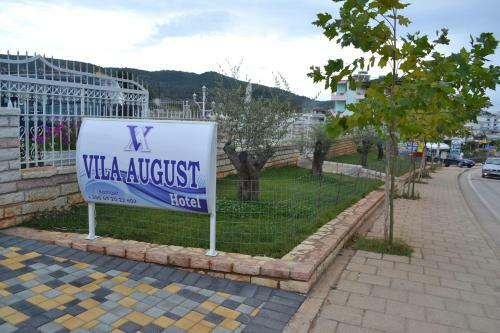 Hostal Villa August Ksamil
