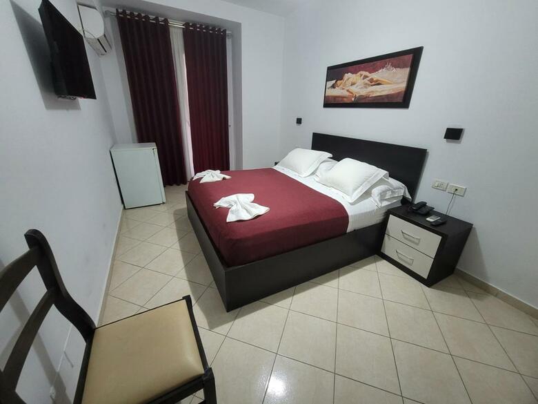 Haris Hotel