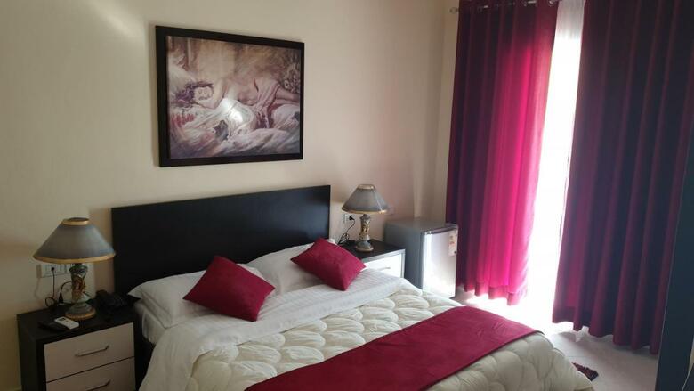 Haris Hotel