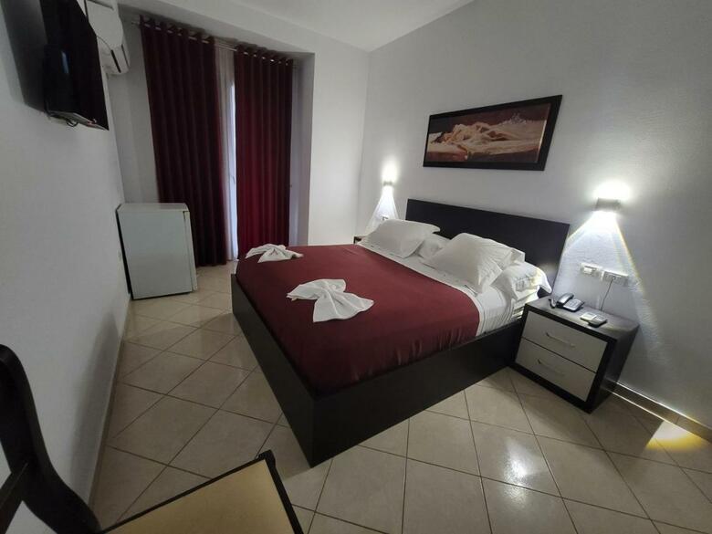 Haris Hotel