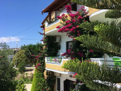 Holiday Apartments Altini