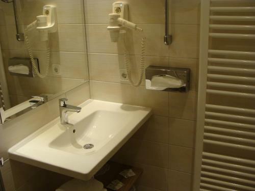 Hotel L�hr