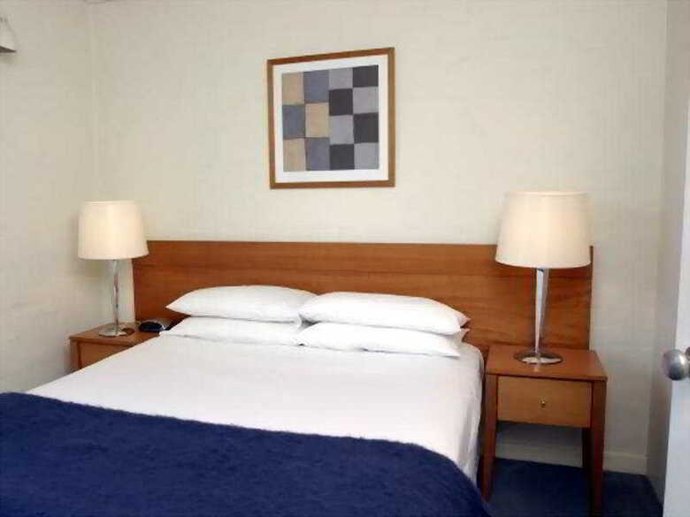 Hotel Punt Hill South Yarra