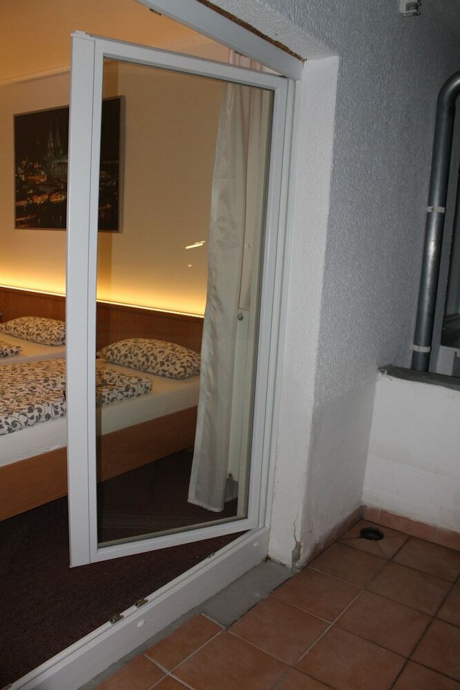 Kln Apartments
