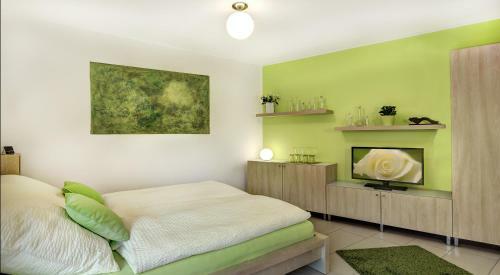 [r2b] Serviced Apartment