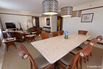 Hotel Waterfront Airport  Mactan