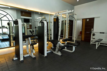 Hotel Waterfront Airport  Mactan