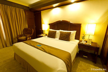 Hotel Waterfront Airport  Mactan