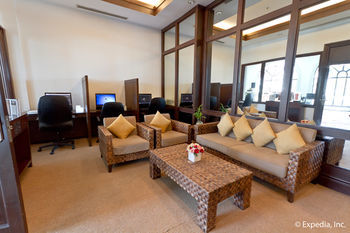 Hotel Waterfront Airport  Mactan