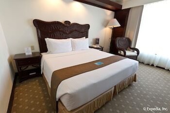 Hotel Waterfront Airport  Mactan