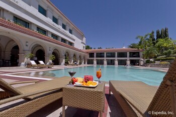Hotel Waterfront Airport  Mactan