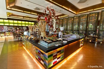 Hotel Waterfront Airport  Mactan