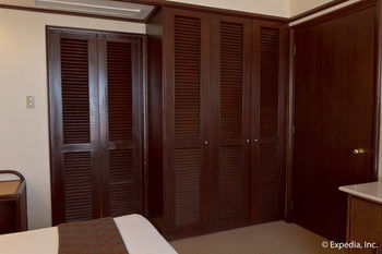 Hotel Waterfront Airport  Mactan