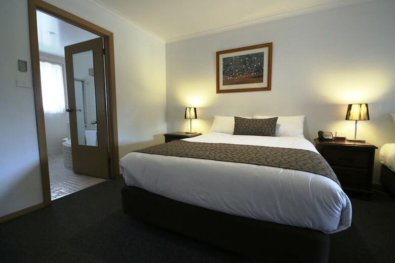 Hotel Bell Tower Inn