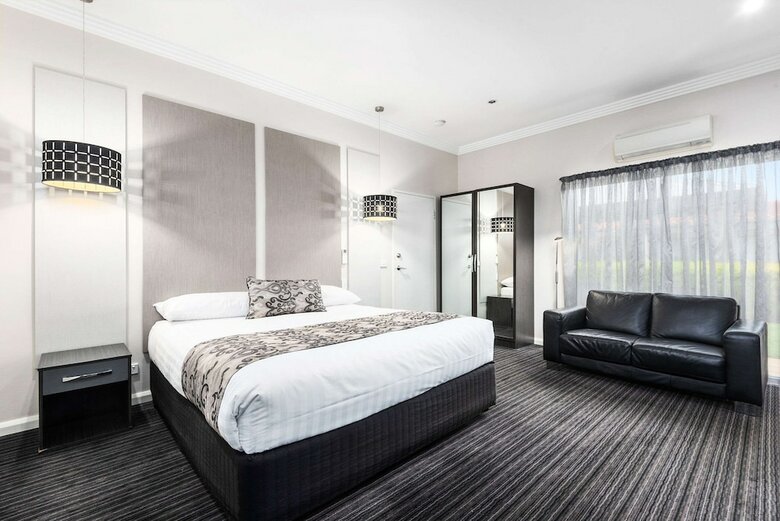 Hotel Comfort Inn Deakin Palms