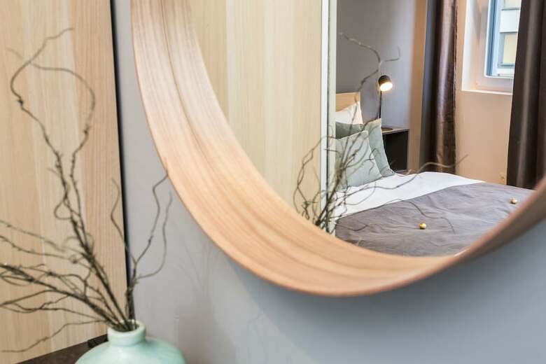 Room 5 Apartments