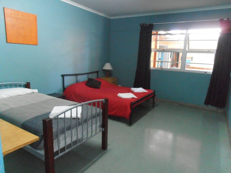 Motel Buzers