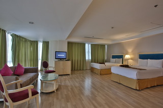 Hotel Crown Regency  Y Torre-suite Corner