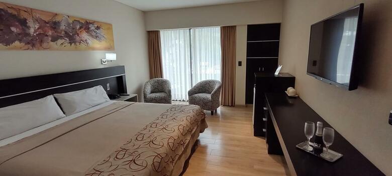 Hotel Altos De Merlo Suites