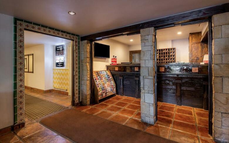 Pepper Tree Hotel