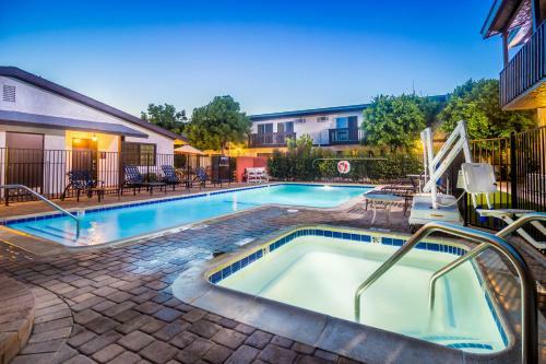 Lemon Tree Hotel