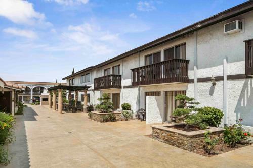 Lemon Tree Hotel