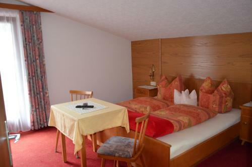 Hostal Appartements G�stehaus Schrott