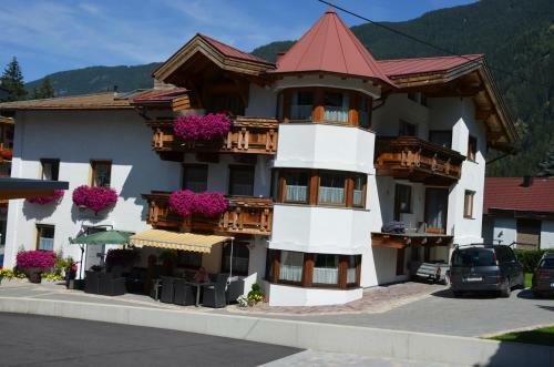 Hostal Appartements G�stehaus Schrott