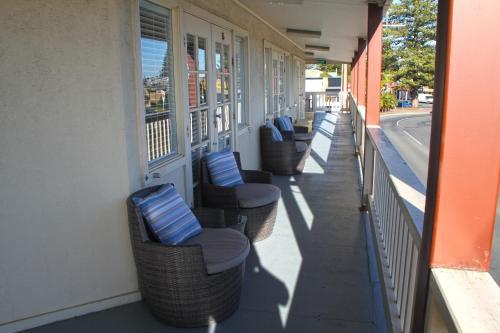 Smugglers Inn Studio Apartments