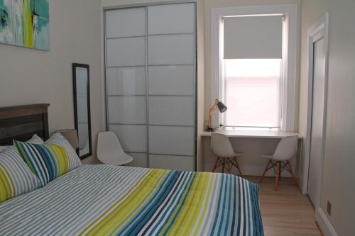 Smugglers Inn Studio Apartments
