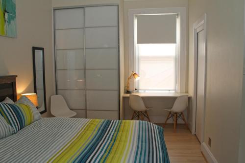 Smugglers Inn Studio Apartments