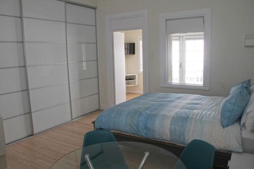 Smugglers Inn Studio Apartments
