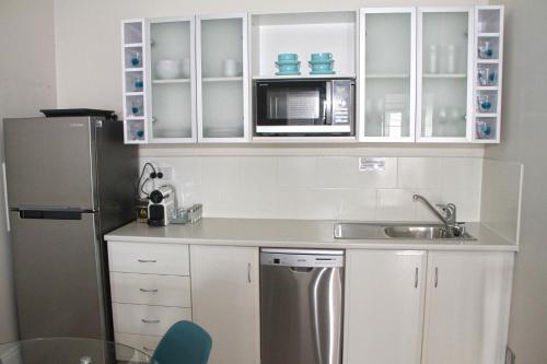 Smugglers Inn Studio Apartments
