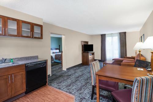 Staybridge Suites Memphis-poplar Ave East, An Ihg Hotel