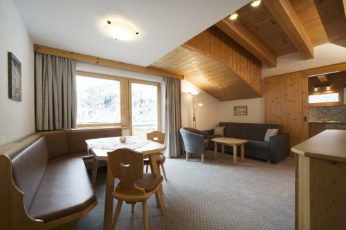 Hostal Hotel Garni Sch�nblick
