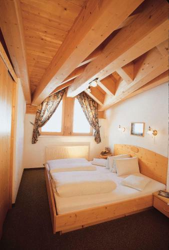 Hostal Hotel Garni Sch�nblick