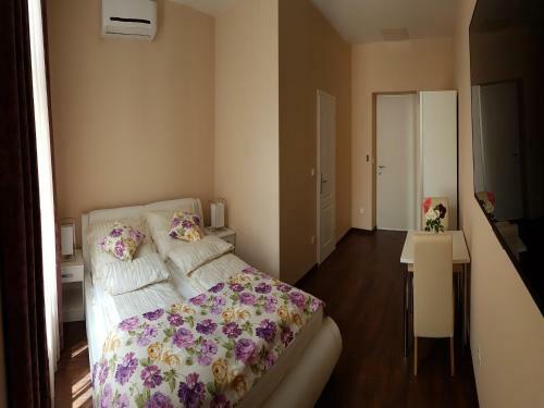 Hostal Promenade Inn
