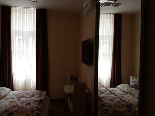 Hostal Promenade Inn