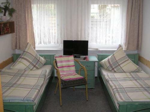 Hostal Pension Am Peeneufer Ug