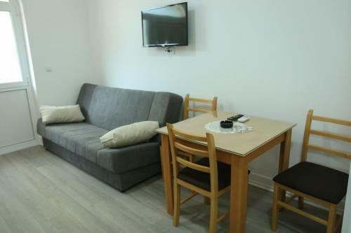 Apartments Oki
