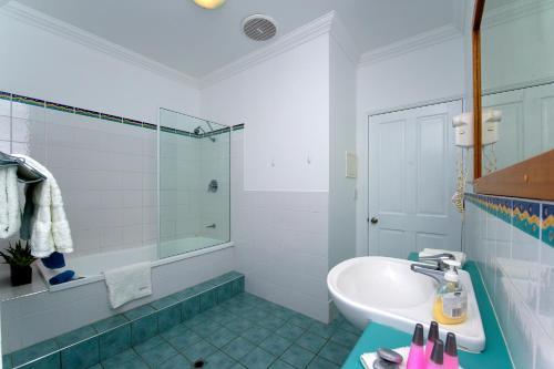 Apartamentos Compass Point