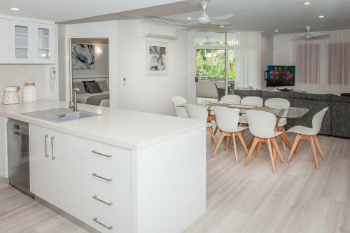 Aparthotel Oasis At Palm Cove