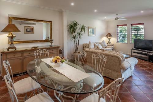 Aparthotel Oasis At Palm Cove