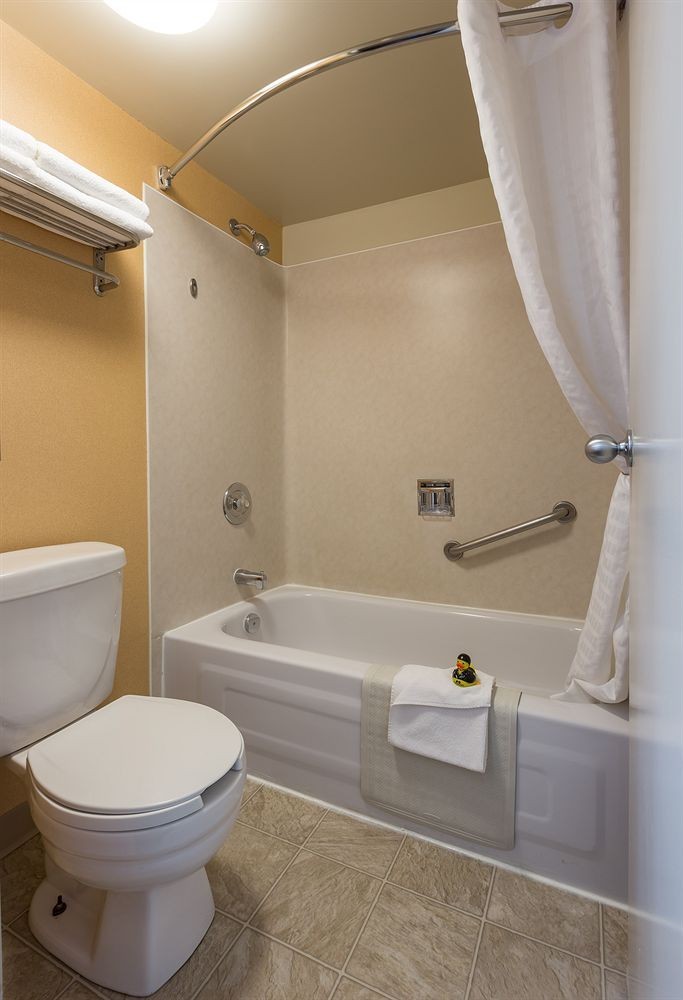 Accent Inn Vancouver Airport Hotel
